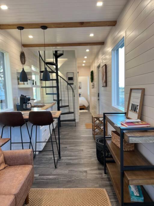 New The Flagship 2 Story Container Home Waco Extérieur photo